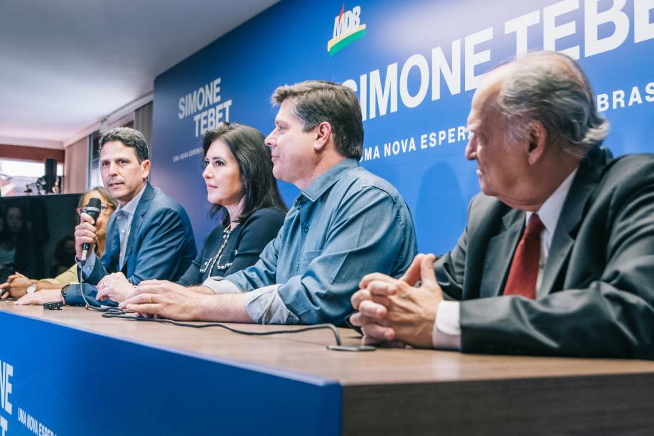 Lideranças do MDB, reunidos durante a convenção nacional do partido, Kátia Lobo (Secretária Nacional do MDB Mulher); Bruno Araújo (Presidente do PSDB); Simone Tebet (candidata oficial para Presidente da República); Baleia Rossi (Presidente do MDB) e Roberto Freire (Presidente do Cidadania), em Brasília, 27/07/2022.