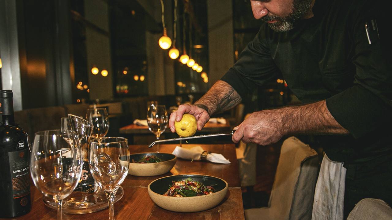 ALQUIMIA - Victor Jongh, chefe do Asiana, em Porto Alegre: o segredo está na combinação de ingredientes diferentes -