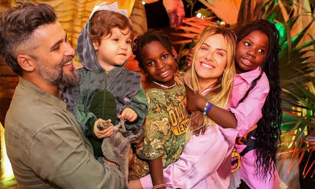 Bruno Gagliasso, Giovanna Ewbank e os três filhos do casal
