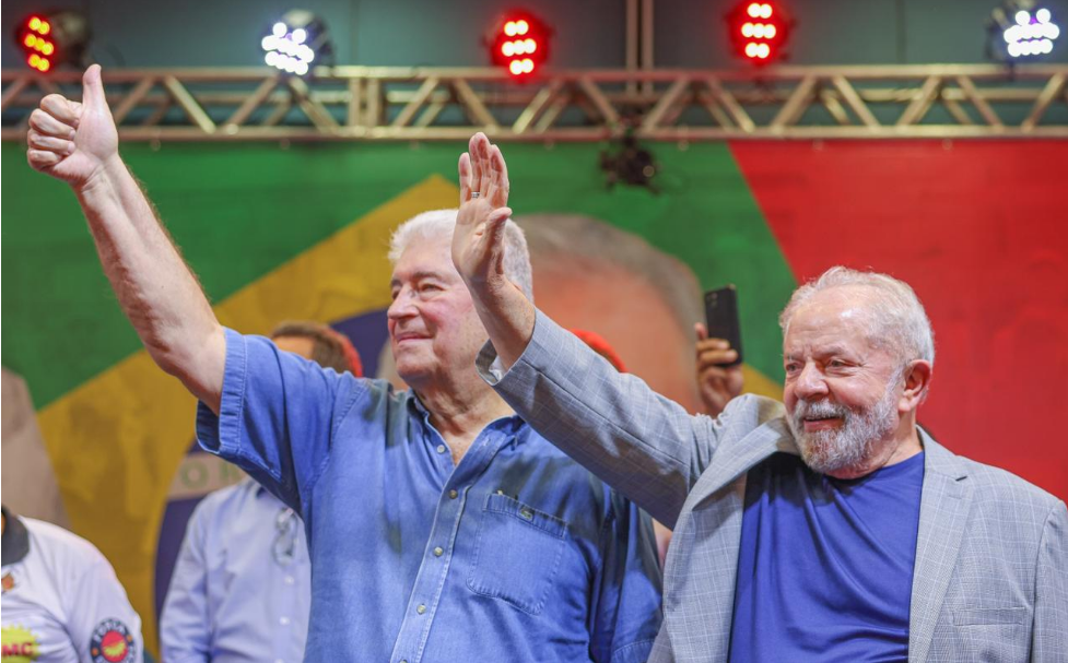 O problema de Lula com Roberto Requião no Paraná