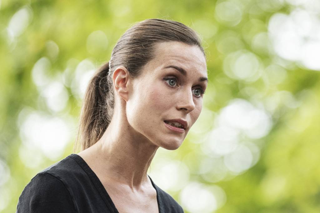 Após vídeo vazado, primeira-ministra finlandesa passa em teste de drogas