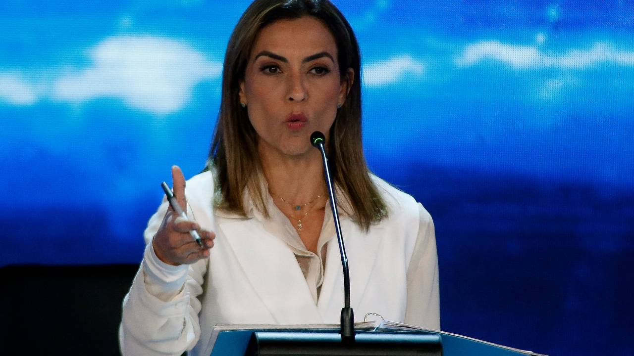 Brazilian presidential candidate Soraya Thronicke (Uniao) speaks during the presidential debate ahead of the October 2 general election at Bandeirantes television network in Sao Paulo, Brazil, on August 28, 2022. - Brazil's President Jair Bolsonaro faces his biggest rival for the presidency, popular leftist Luiz Inacio Lula da Silva, after days of uncertainty over whether they would participate. The debate is the first in the campaign calendar and organizers have also invited four other candidates, including former finance minister Ciro Gomes and Senator Simone Tebet. (Photo by Miguel SCHINCARIOL / AFP)
