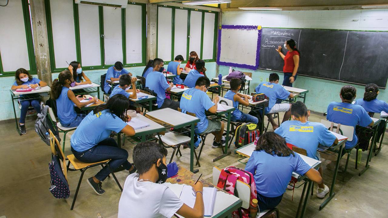 NA SALA DE AULA - Efeito Covid: a pandemia trouxe sufoco financeiro para as famílias -