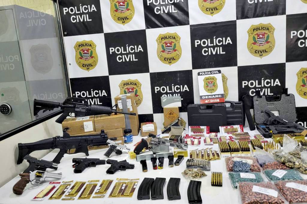 ARMAS-APREENSÃO-DENARC-2022-01.jpg APREENSÃO - Arsenal: produtos que foram parar nas mãos de bandidos em SP -
