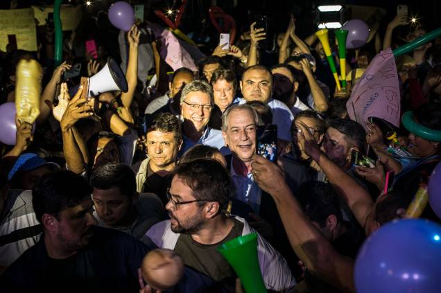 Ciro Gomes, candidato `a presidência da República pelo PDT, no estado do Amazonas, acompanhado por seus eleitores, 01/08/2022. Ciro Gomes, candidato `a presidência da República pelo PDT, no estado do Amazonas, acompanhado por seus eleitores, 01/08/2022.