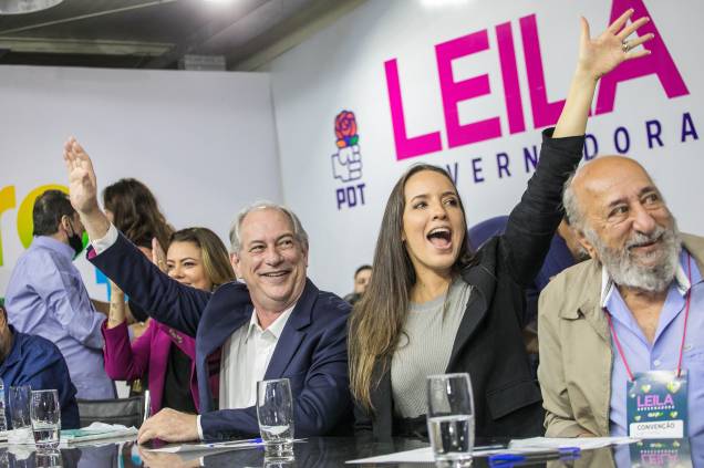 Ciro Gomes, candidato `a presidência da República pelo PDT, acompanhado por Giselle Bezerra, durante campanha em Brasília, 03/08/2022. Ciro Gomes, candidato `a presidência da República pelo PDT, acompanhado por Giselle Bezerra, durante campanha em Brasília, 03/08/2022.