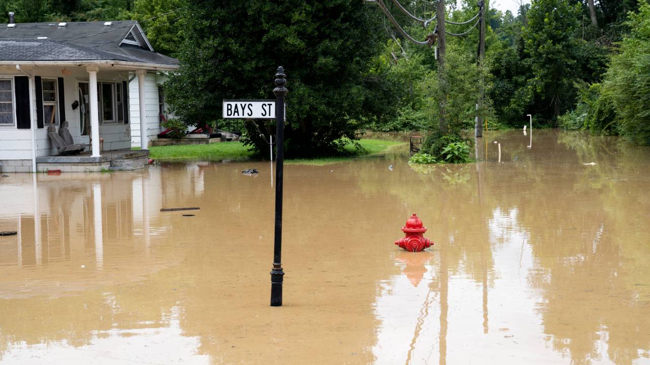 .JACKSON, KY - JULY 28: Flooding is seen on Bays Street in Jackson, Kentucky on July 28, 2022 in Breathitt County, Kentucky. The flooding in Jackson is not expected to crest until 9 P.M. this evening. (Photo by Michael Swensen/Getty Images)