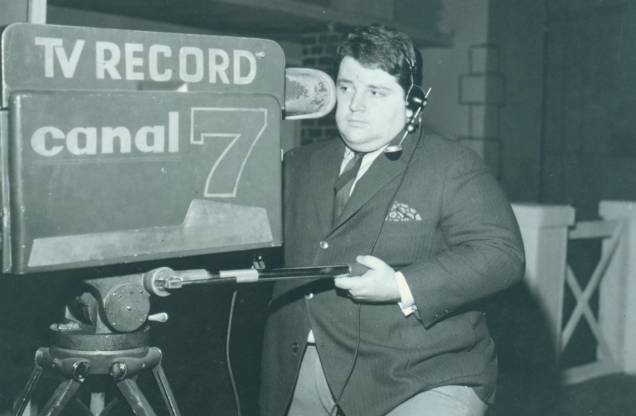 Jô Soares, apresentador, ator, escritor, na TV Record, em 27-09-1969. Jô Soares, apresentador, ator, escritor, na TV Record, em 27-09-1969.