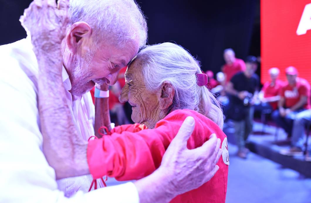 O ex-presidente Luiz Inácio Lula da Silva e candidato `a presidência da República pelo PT, em Campina Grande-PB durante o ato "Vamos juntos pela Paraíba e pelo Brasil", 02/08/2022. O ex-presidente Luiz Inácio Lula da Silva e candidato `a presidência da República pelo PT, em Campina Grande-PB durante o ato "Vamos juntos pela Paraíba e pelo Brasil", 02/08/2022.