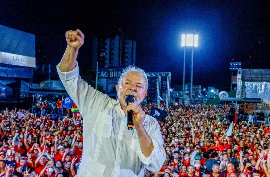 O ex-presidente Luiz Inácio Lula da Silva e candidato `a presidência da República pelo PT,  em Campina Grande. no ato "Vamos juntos pela Paraíba e pelo Brasil", 02/08/2022.