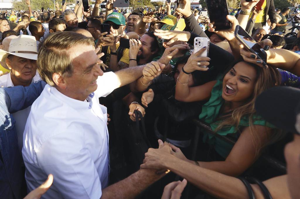 POL253599.JPG CONVENIENTE - Bolsonaro: o presidente, apesar dos petardos que recebe, torce para que Ciro mantenha a candidatura -