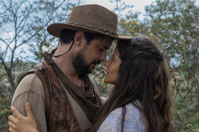 globo-mar-do-sertao-ronald-santos-cruz-sergio-guize-isadora-cruz Sergio Guizé e Isadora Cruz como protagonistas de 'Mar do Sertão'