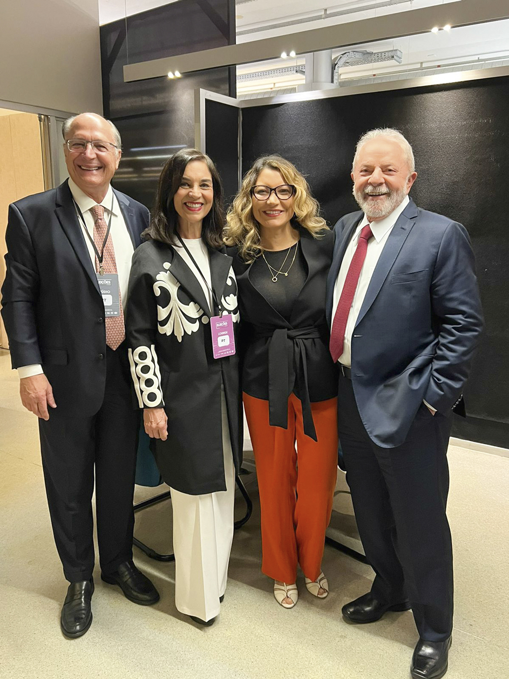 ABRE-LULA-GERALDO-ALCKMIN-ESPOSAS-DEBATE-TV-BANDEIRANTES-2022-01.jpg CITAÇÕES - Alckmin, Dona Lu, Janja e Lula, na Band: “Vamos trabalhar juntos” -