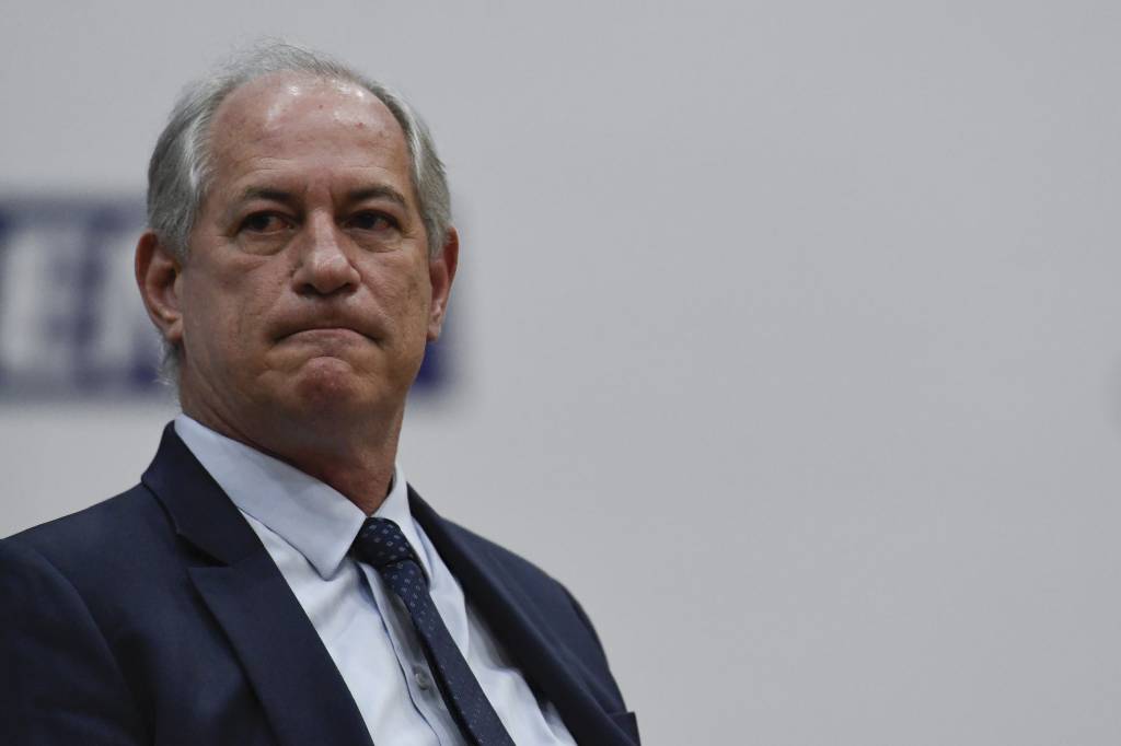 Ciro fala em ser candidato, dispara baixarias e será processado pelo PT