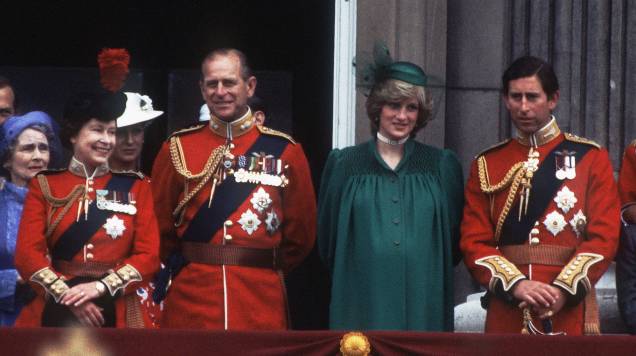 Rainha Elizabeth II, Príncipe Philip, Duque de Edimburgo, Diana, Princesa de Gales grávida do Príncipe William e o Príncipe Charles - Rainha Elizabeth II, Príncipe Philip, Duque de Edimburgo, Diana, Princesa de Gales grávida do Príncipe William e o Príncipe Charles -