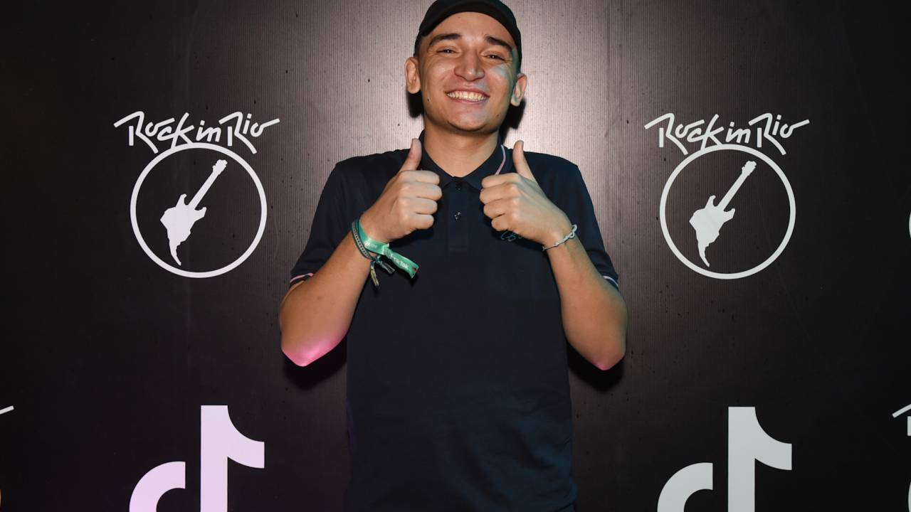 O cantor de forró e piseiro João Gomes no backstage do Rock in Rio
