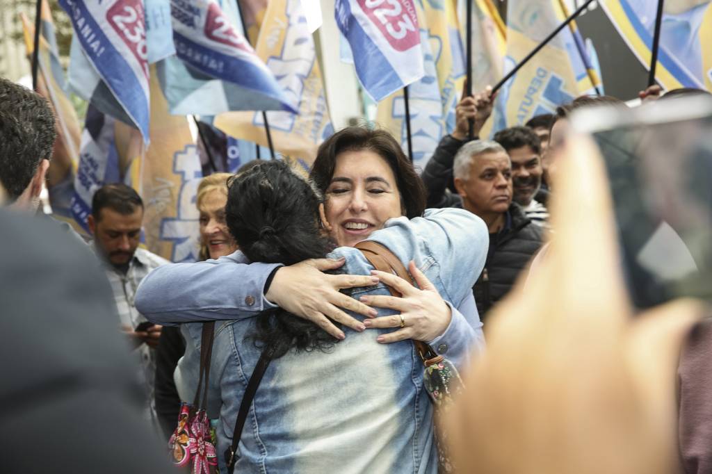 SIMONE-TEBET-CAMINHADA-SANTO-ANDRE-ELEICAO-2022-01.jpg FÔLEGO - Simone Tebet, a melhor candidata no debate da Band: ameaça ao sonho petista de levar no primeiro turno -