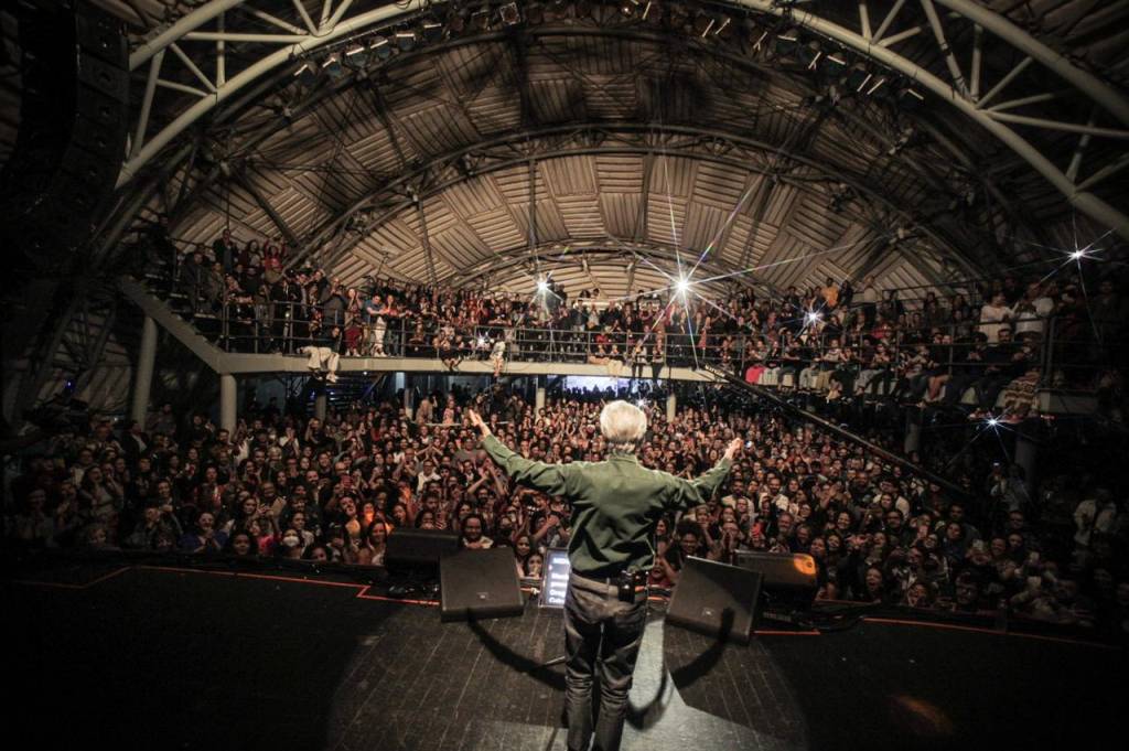 O valor arrecadado em show de Caetano Veloso para campanha de Molon no Rio
