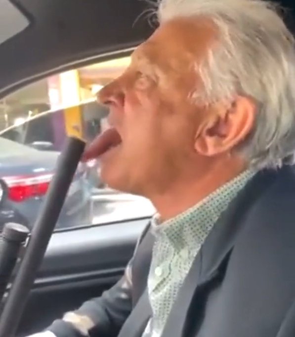 Idoso arma de fogo em vídeo que declara apoio a Bolsonaro.