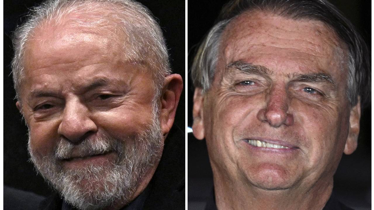 (COMBO) This combination of pictures created on October 3, 2022 shows Brazilian former President (2003-2010) and candidate for the leftist Workers Party (PT), Luiz Inacio Lula da Silva (L), after learning the results of the legislative and presidential election, in Sao Paulo, Brazil, on October 2, 2022 and Brazilian President and re-election candidate Jair Bolsonaro smiling after the results of election were announced, in Brasilia, on October 2, 2022. - Brazil's bitterly divisive presidential election is headed for a runoff on October 30 as incumbent Jair Bolsonaro beat expectations to finish a closer-than-expected second to front-runner Luiz Inacio Lula da Silva. (Photo by NELSON ALMEIDA and EVARISTO SA / AFP)