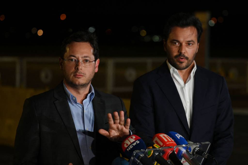 Porta-voz da campanha de Bolsonaro pede ‘serenidade’ e defende democracia