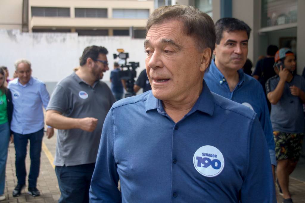 Álvaro Dias votando Eleições 2022 DISTORÇÃO - Dias: líder nas sondagens no Paraná, ele foi derrotado por Moro -