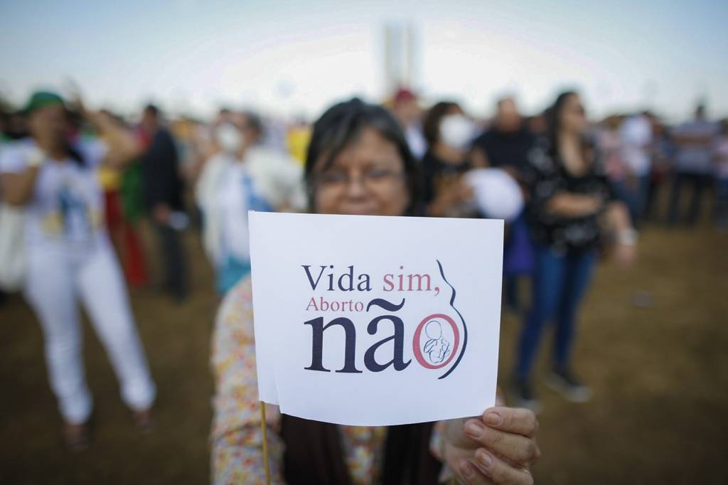 ABRE-MarchaPelaVida-Aborto-Nascituro-Esplanada-CongressoNacional-07.jun_.2022-8-scaled.jpg EMPURRÃO - Manifestação contra o aborto: a onda direitista encampou a rejeição à liberalização dos costumes -