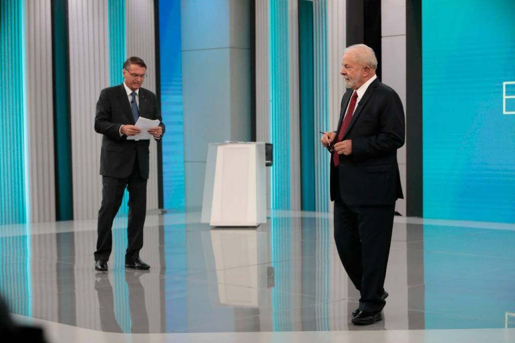 PGR: Bolsonaro começou ataques à democracia após Lula se tornar elegível