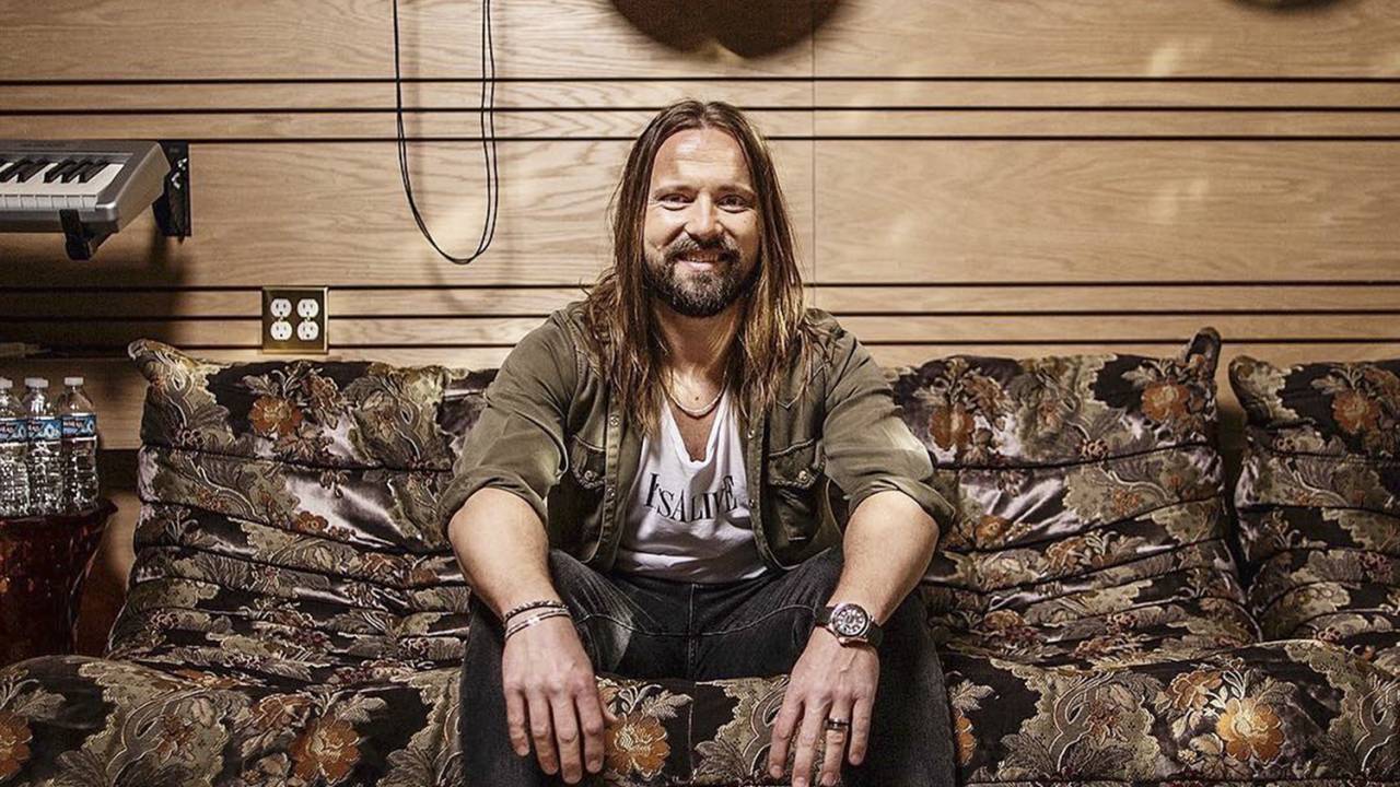 MAGO - Max Martin: o cabeludo discreto só perde em número de hits na Billboard para a dupla Lennon-McCartney -