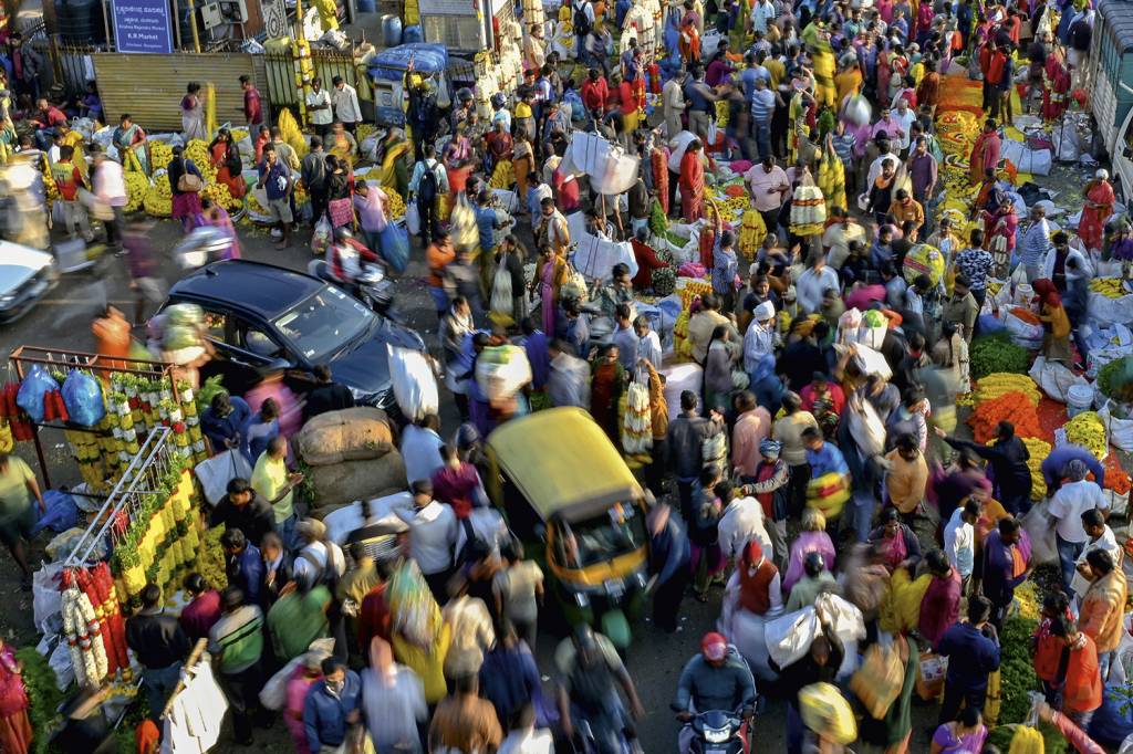 000_32M234F.jpg EM ALTA - Mercado de rua em Bangalore, na Índia: em 2023, o país será o mais populoso, passando a China -