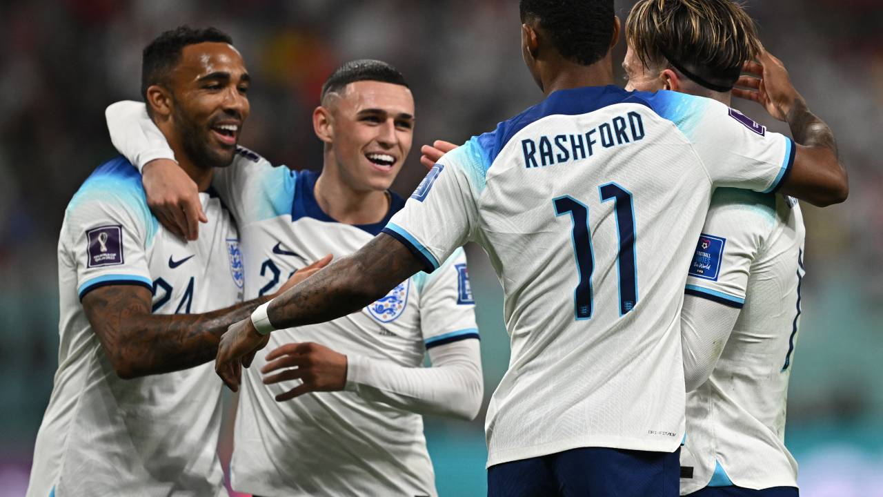 Ingleses venceram sem sustos no estádio Internacional Khalifa -