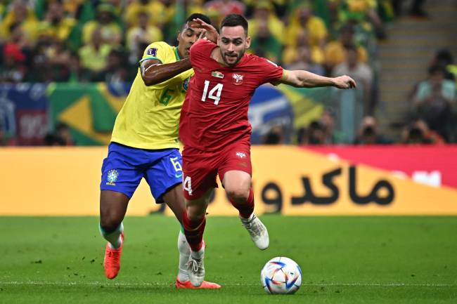 FBL-WC-2022-MATCH16-BRA-SRB Sérvios incomodaram com forte marcação -