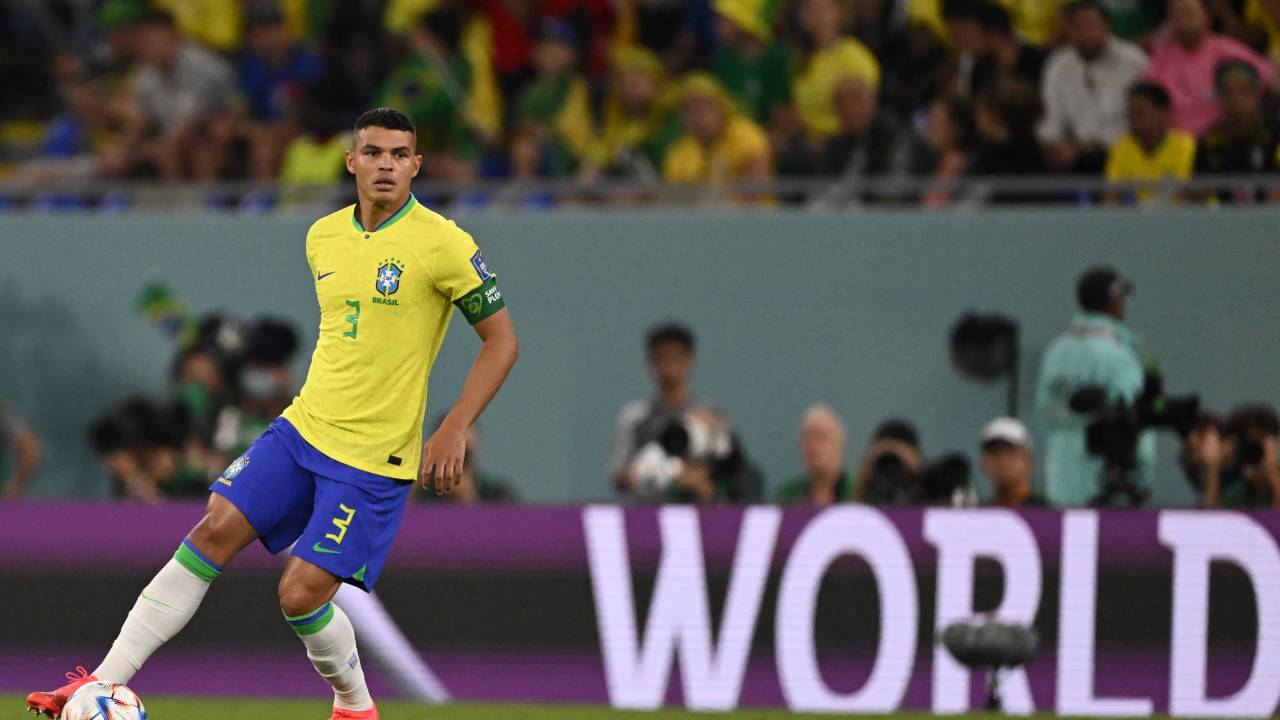 Brazil's defender #03 Thiago Silva controls the ball during the Qatar 2022 World Cup Group G football match between Brazil and Switzerland at Stadium 974 in Doha on November 28, 2022. (Photo by Fabrice COFFRINI / AFP)