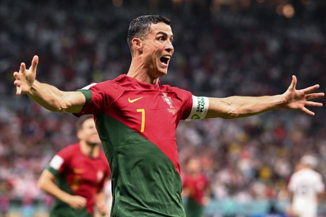 Cristiano Ronaldo Portugal Ronaldo já está classificado com Portugal para as oitavas -