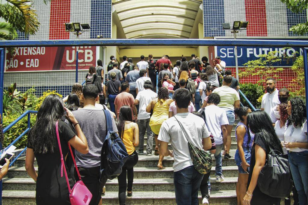 2293099_fotoarena.jpg NOTA BAIXA - Estudantes no Enem: orçamento igual ao de países desenvolvidos não basta para melhorar os indicadores -