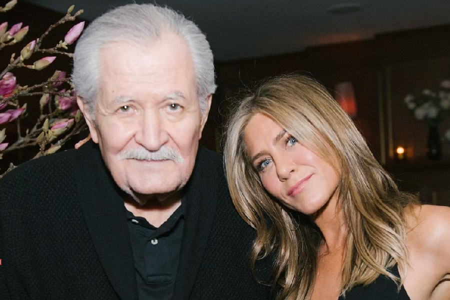 Quem foi John Aniston, pai de Jennifer Aniston, que morreu aos 89 anos