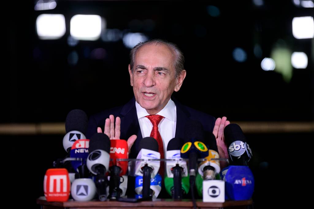 Maioria da classe política apoia fim da reeleição no Brasil, diz senador