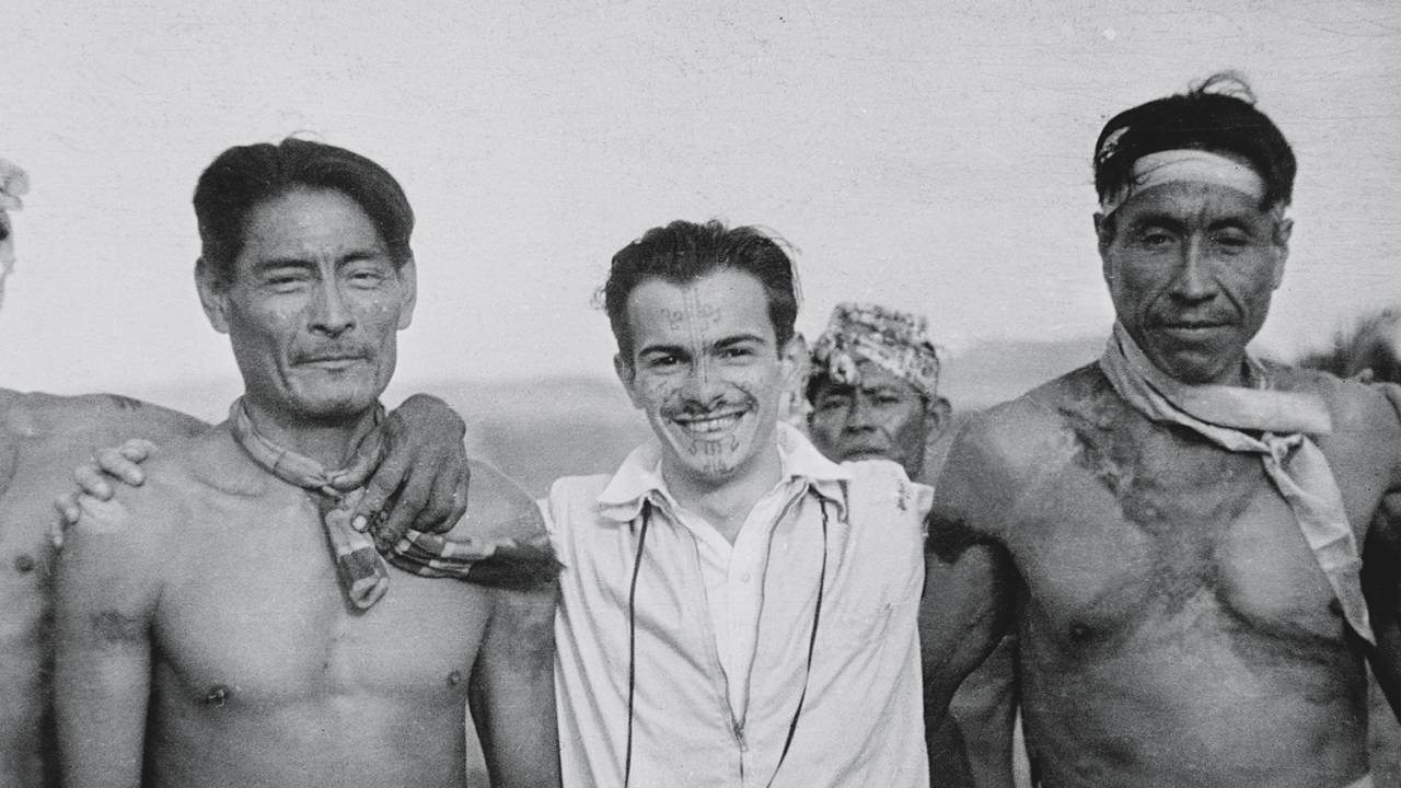 NO XINGU - Darcy Ribeiro no início da carreira, quando atuava no Serviço de Proteção aos Índios: valorização dos povos originários -