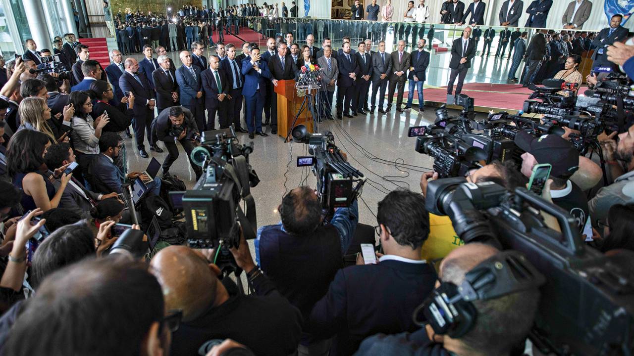 LIDERANÇA - Bolsonaro: o presidente vai contar com estrutura para se manter no centro do debate político -