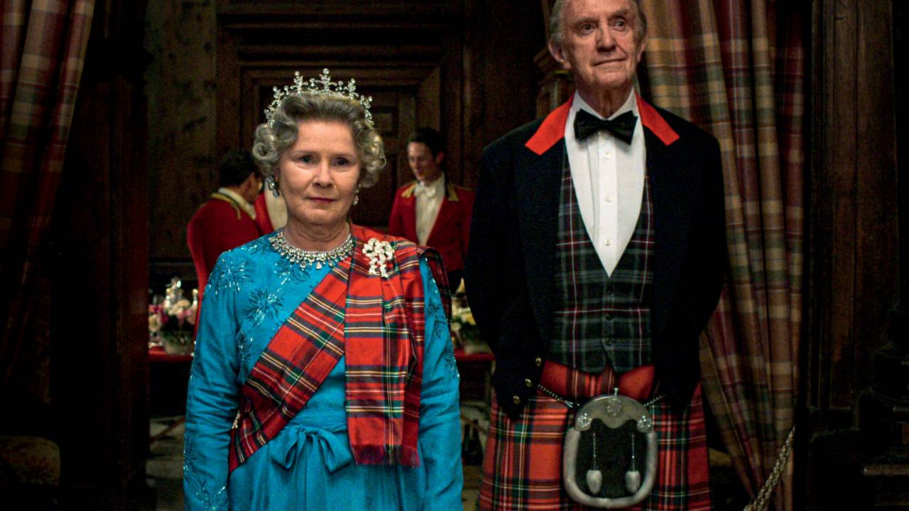 RESPEITO - Imelda Staunton e Jonathan Pryce como a rainha e o príncipe Philip: retrato da soberana em período de luto -