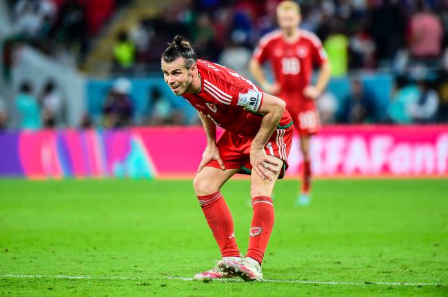 BALE_1 Bale tenta guiar Gales a um milagre -