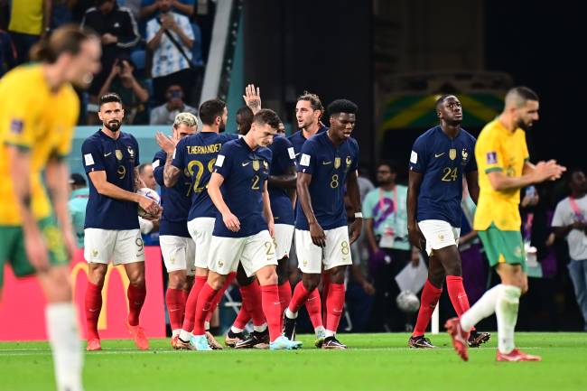 BAT_1205 Rabiot conduziu a reação dos Bleus -