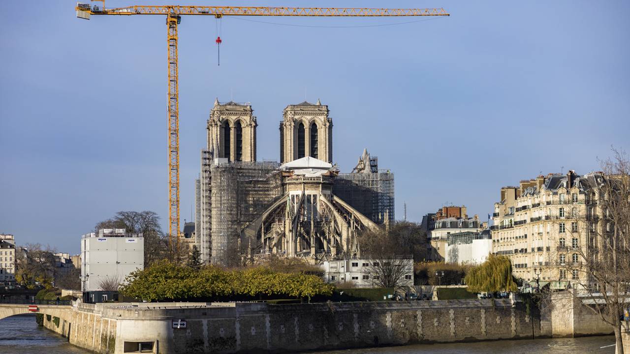 MODO SÉCULO XXI - A bela Notre-Dame: entre as novidades, obras contemporâneas, efeitos de luz e projeções da Bíblia -