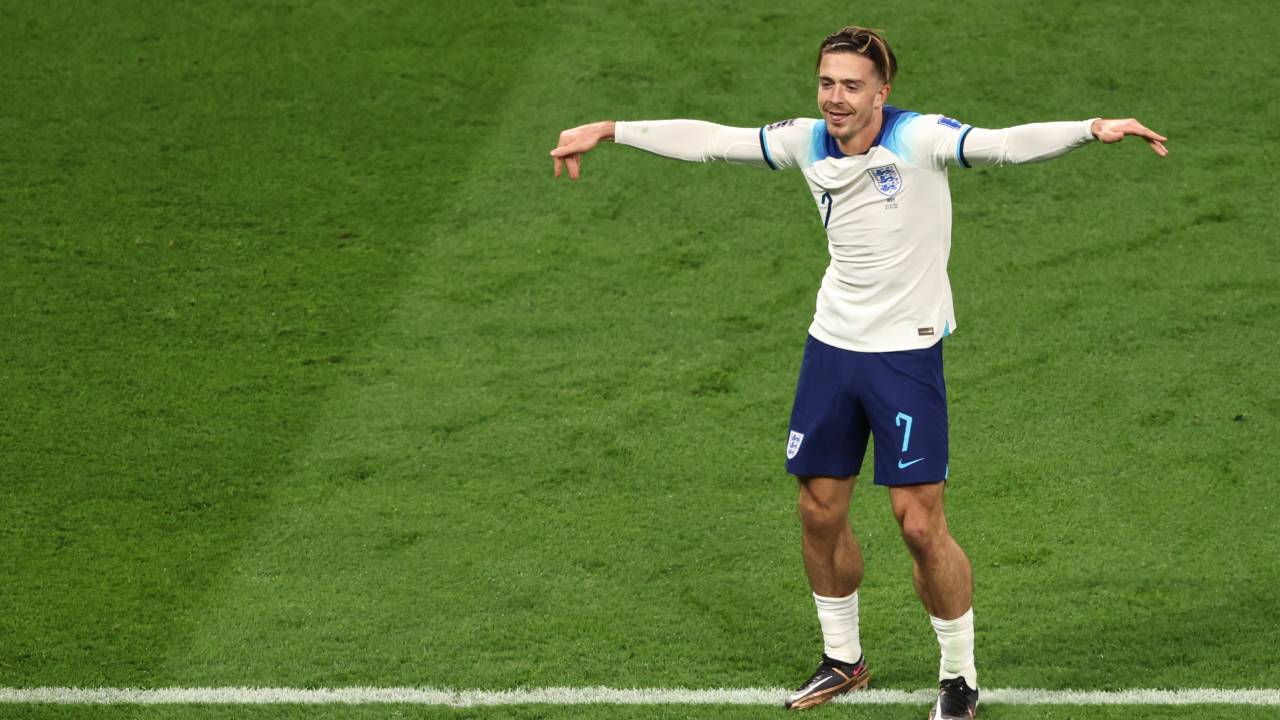 Grealish comemora um dos seis gols ingleses -