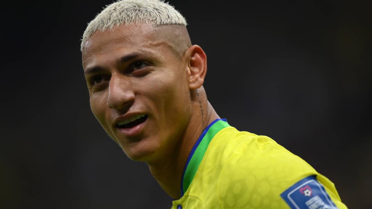 Richarlison, dois gols e protagonista da estreia brasileira -