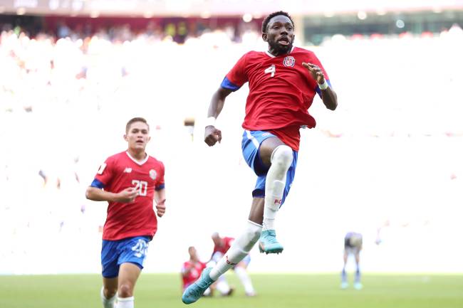 Keysher Fuller celebra o gol que manteve a Costa Rica viva na Copa do Mundo Keysher Fuller celebra o gol que manteve a Costa Rica viva na Copa do Mundo