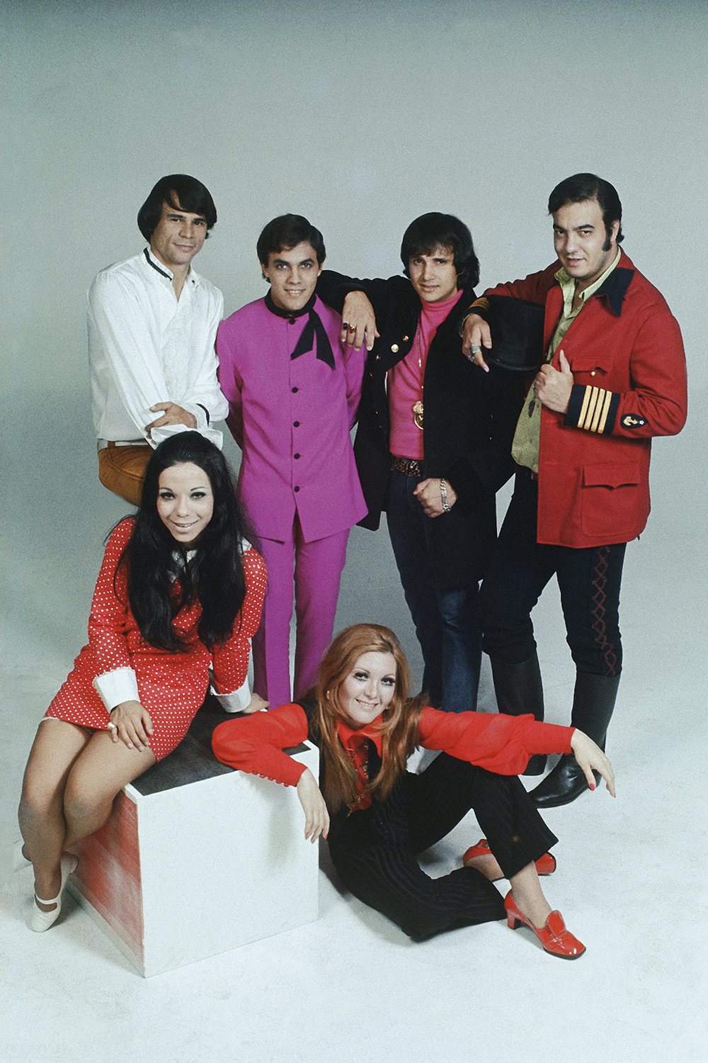 Martinha,-Eduardo-Araújo,-Wanderley-Cardoso,-Roberto-Carlos,-Erasmo-Carlos-e-Wan.jpg ESTOURO - A turma da jovem guarda: programa de TV e hits estrondosos -