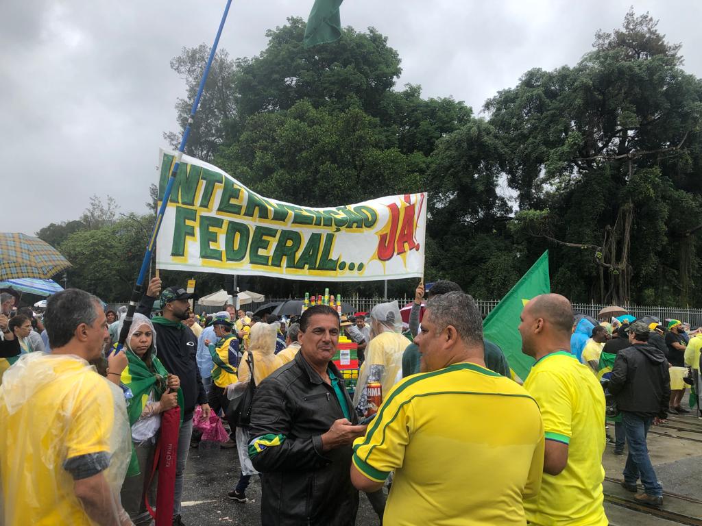 De fake news com Lady Gaga a tradução tosca: as gafes dos atos golpistas