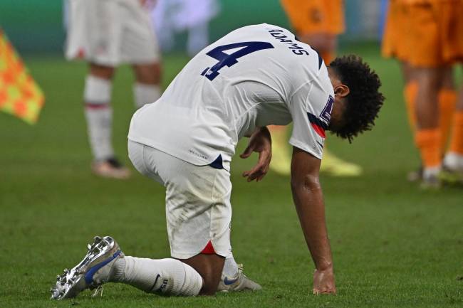 FBL-WC-2022-MATCH49-NED-USA Tyler Adams é capitão dos EUA, aos 23 anos -