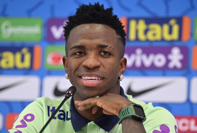 Vinicius Junior Seleção Camisa 20 foi questionado sobre assuntos polêmicos como a carne folheada a ouro e a relação com a Nike -